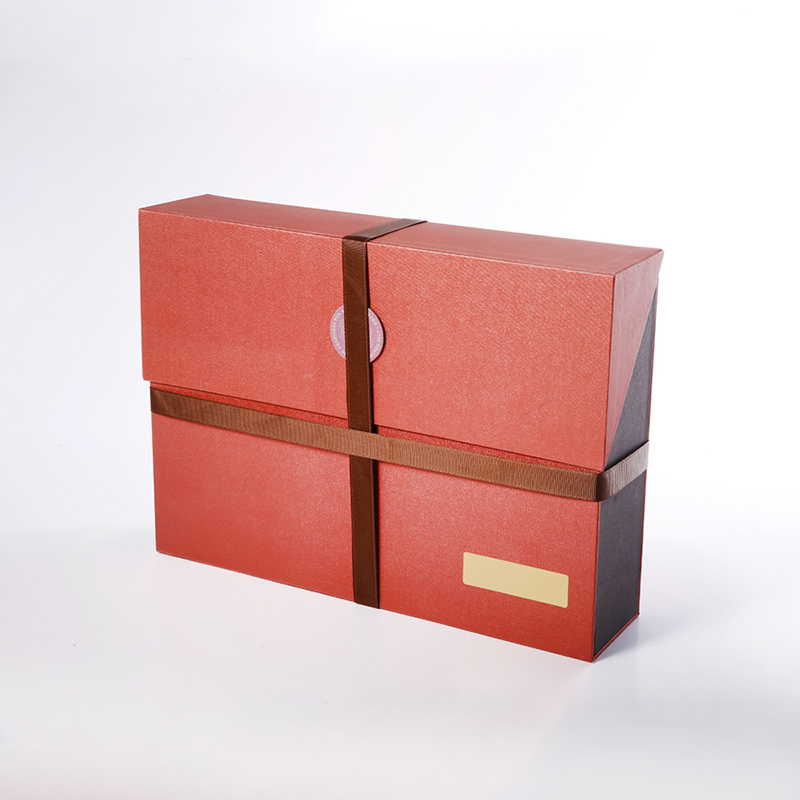 Потребителски елегантен луксозен квадратна червена магнитна хартия двойно слой отворен подарък опаковъчни кутии с лента